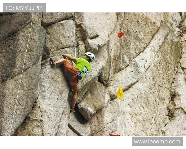 攀岩深度探秘成都攀岩队如何突破极限与挑战